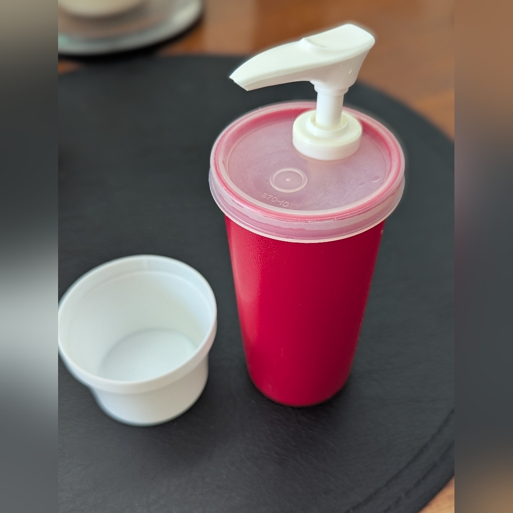Vintage Tupperware Ketchup Small Pump Dispenser Container Condiment #1329-16